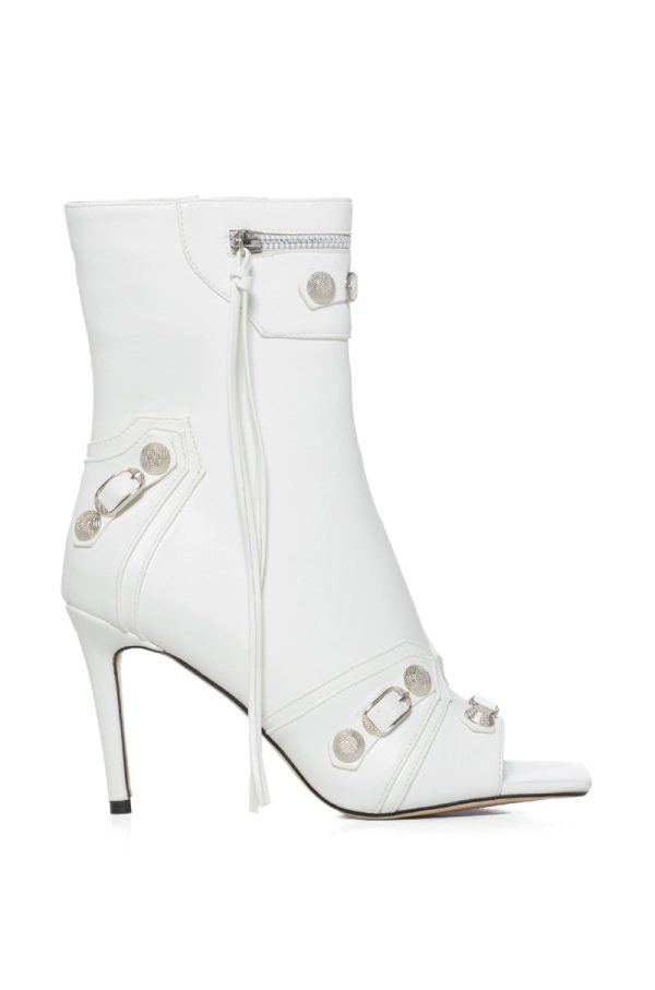 AZALEA WANG ANNALISE PEEP TOE BOOTIE IN WHITE Fashion