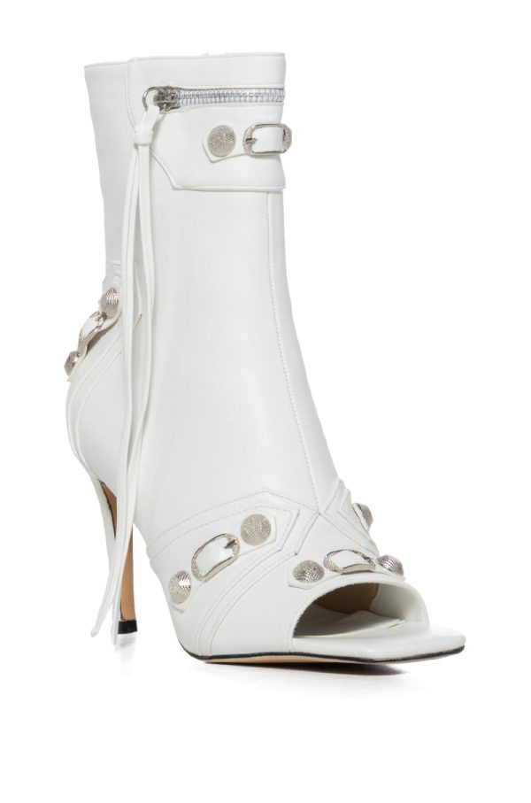 AZALEA WANG ANNALISE PEEP TOE BOOTIE IN WHITE Fashion